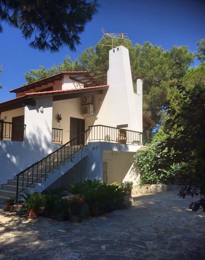 Seaside Villa In Alikes, Chalkida Drosia  Bagian luar foto