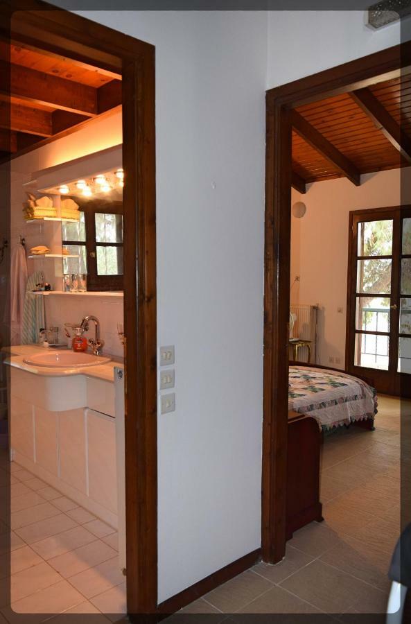 Seaside Villa In Alikes, Chalkida Drosia  Bagian luar foto